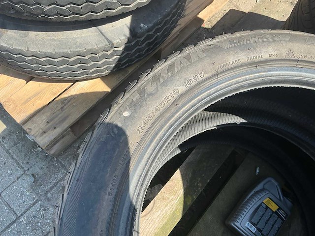 Bridgestone snow autoband (2x) 245/45r19 - afbeelding 5 van  6