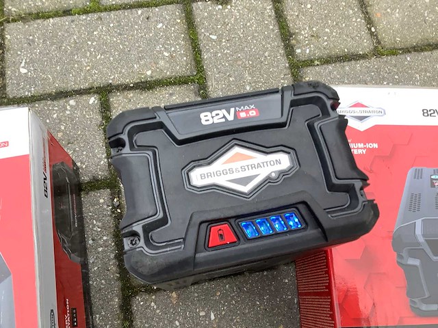 Bridgestraton 82volt accu's en laders - afbeelding 4 van  4