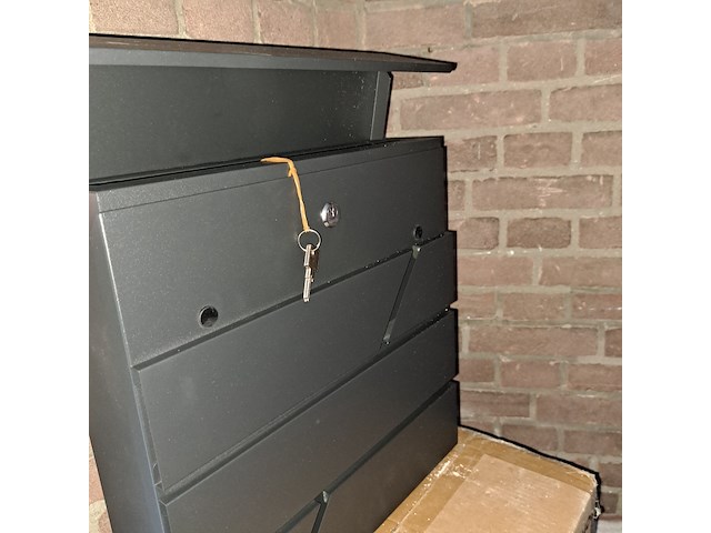 Brievenbus en pakketbus - afbeelding 3 van  5