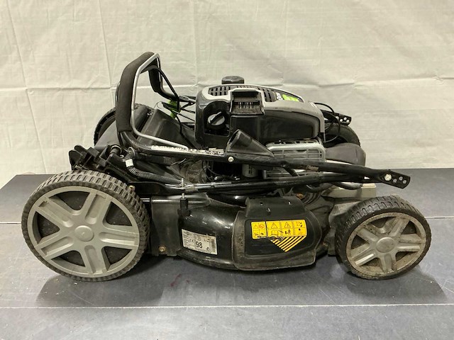 Briggs&strattion 675is grasmaaier - afbeelding 2 van  9