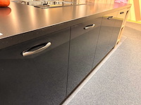 Brigitte - showroomkeuken met aeg/siemens apparatuur - afbeelding 11 van  17