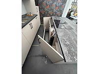 Brigitte - showroomkeuken met apparatuur - afbeelding 2 van  13