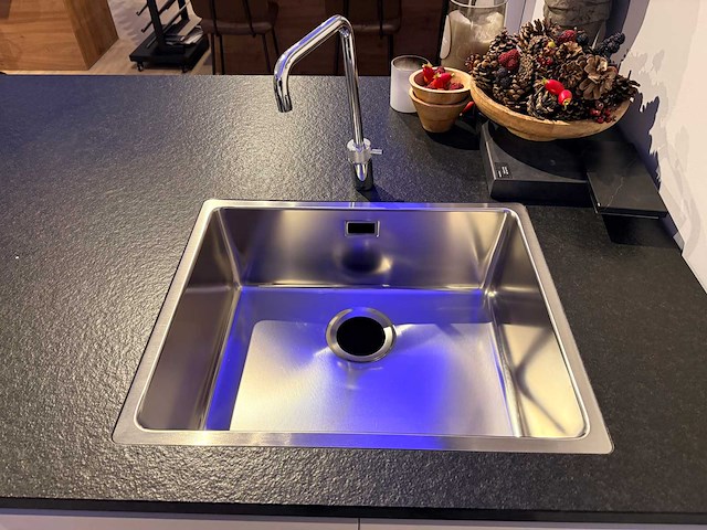 Brigitte - showroomkeuken met apparatuur - afbeelding 15 van  25