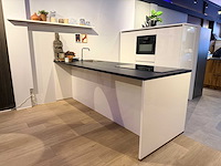 Brigitte - showroomkeuken met apparatuur