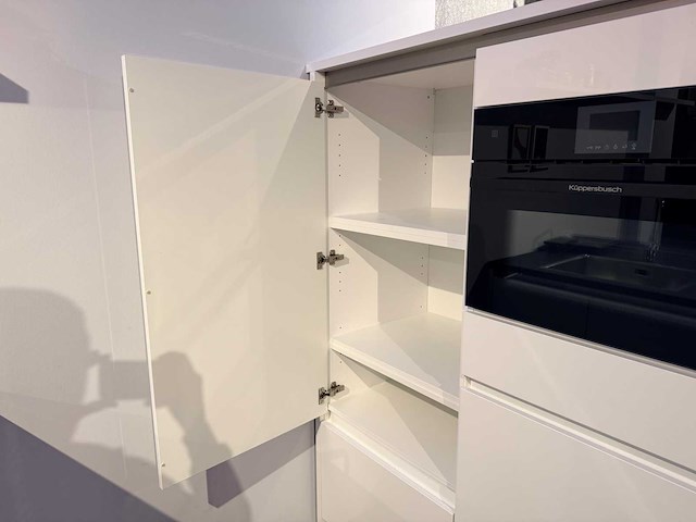 Brigitte - showroomkeuken met apparatuur - afbeelding 7 van  12