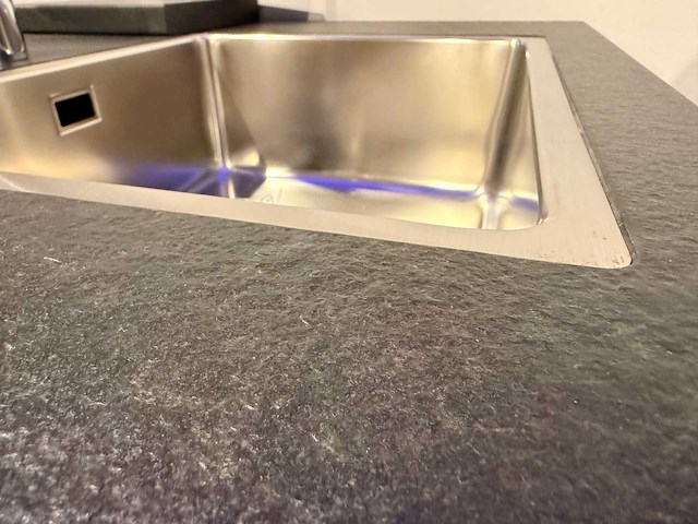 Brigitte - showroomkeuken met apparatuur - afbeelding 20 van  25