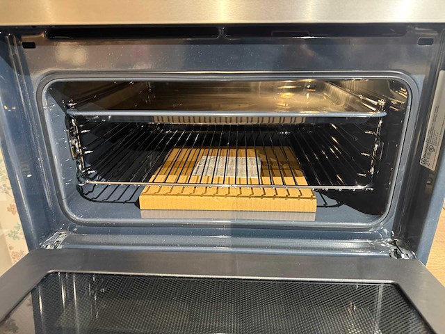 Brigitte - showroomkeuken met electrolux apparatuur - afbeelding 3 van  39