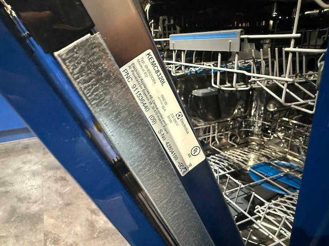 Brigitte - showroomkeuken met electrolux apparatuur - afbeelding 14 van  39