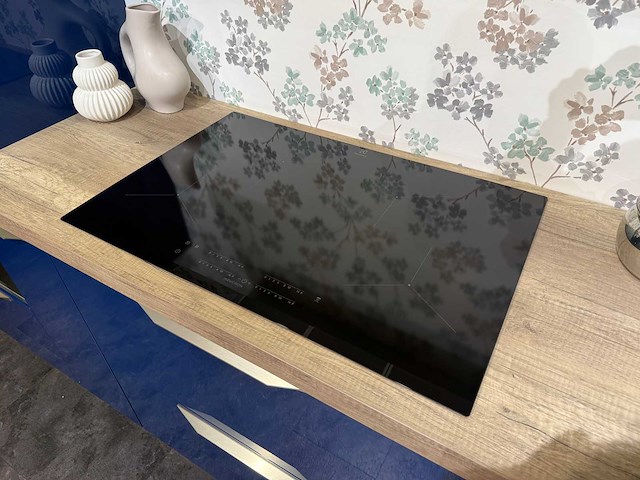 Brigitte - showroomkeuken met electrolux apparatuur - afbeelding 19 van  39