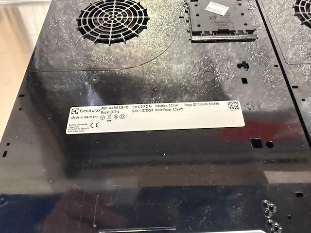 Brigitte - showroomkeuken met electrolux apparatuur - afbeelding 22 van  39