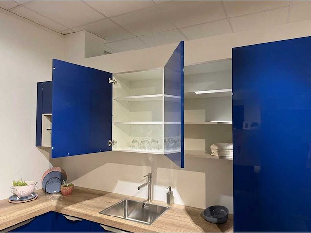 Brigitte - showroomkeuken met electrolux apparatuur - afbeelding 12 van  39