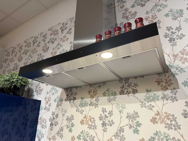 Brigitte - showroomkeuken met electrolux apparatuur - afbeelding 3 van  4