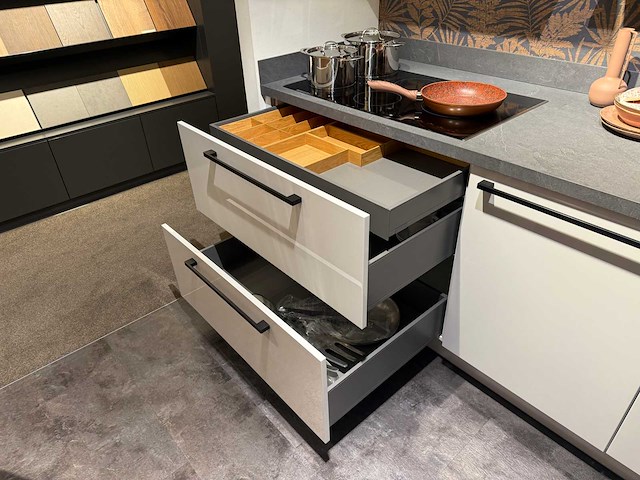 Brigitte - showroomkeuken - afbeelding 2 van  20