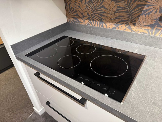 Brigitte - showroomkeuken - afbeelding 15 van  20