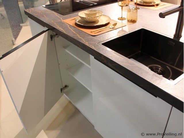 Brigitte eilandkeuken met apparatenwand oxford / calas - afbeelding 5 van  36