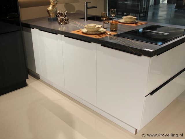 Brigitte eilandkeuken met apparatenwand oxford / calas - afbeelding 11 van  36