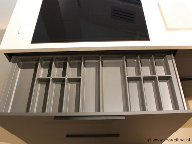 Brigitte eilandkeuken met apparatenwand - afbeelding 6 van  54