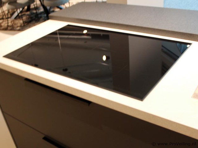 Brigitte eilandkeuken met apparatenwand - afbeelding 9 van  54