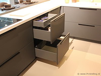 Brigitte eilandkeuken met apparatenwand - afbeelding 10 van  54