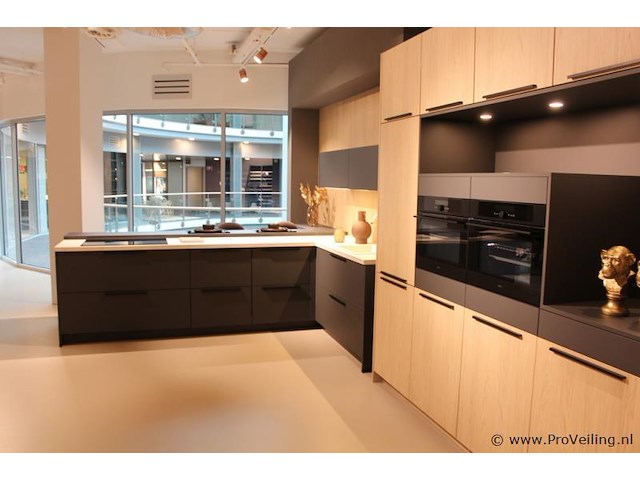 Brigitte eilandkeuken met apparatenwand - afbeelding 12 van  54