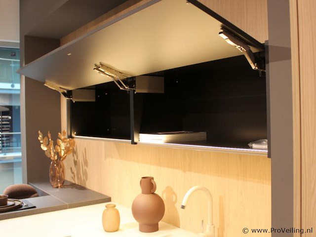 Brigitte eilandkeuken met apparatenwand - afbeelding 27 van  54