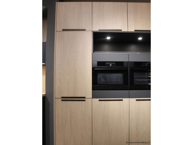 Brigitte eilandkeuken met apparatenwand - afbeelding 32 van  54