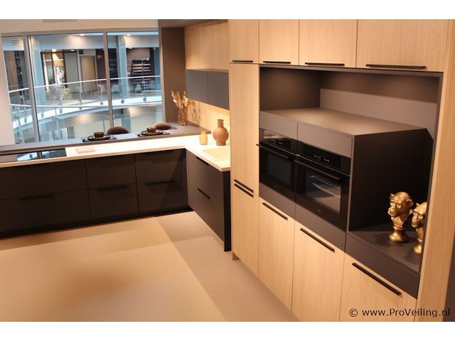 Brigitte eilandkeuken met apparatenwand - afbeelding 23 van  54