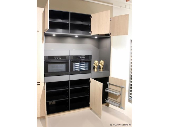 Brigitte eilandkeuken met apparatenwand - afbeelding 39 van  54