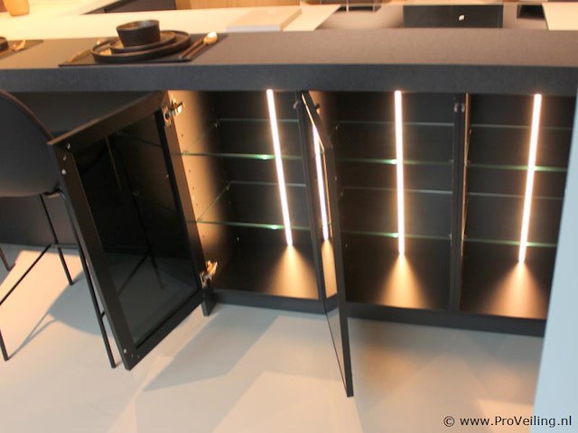 Brigitte eilandkeuken met apparatenwand - afbeelding 53 van  54