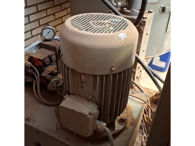 Briketpers rema, th 50r, bouwjaar 1984 - afbeelding 6 van  18