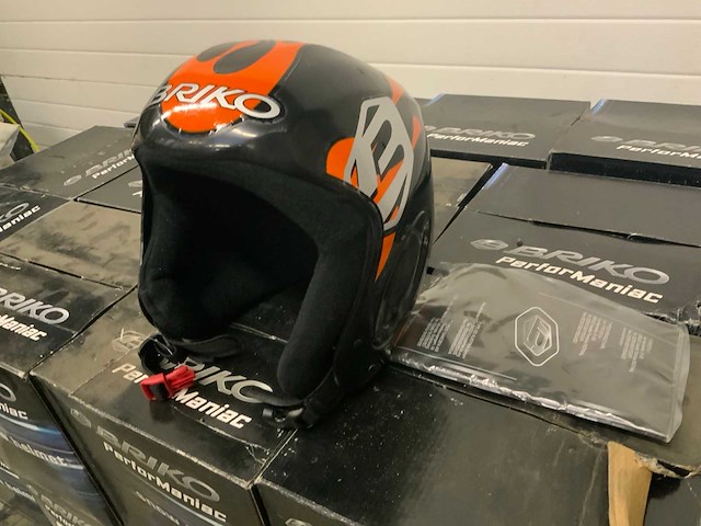 Briko black splash skihelm (45x) - afbeelding 1 van  5