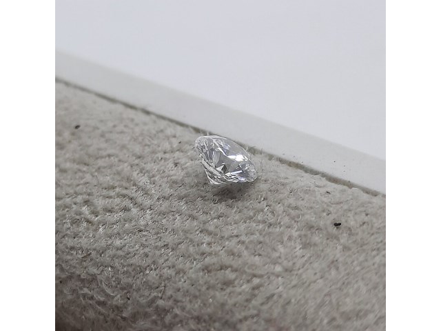 Briljant geslepen diamant, 0,43 kt (lc), f - afbeelding 3 van  6