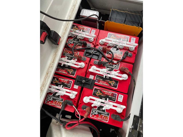 Bringo cm4 golfkar elektrisch 4 persoons - afbeelding 6 van  8