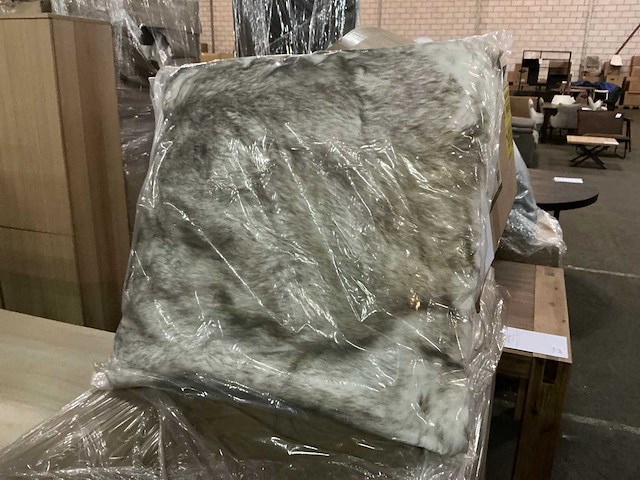 Brinker fox fur white 60x60cm sierkussen (42x) - afbeelding 2 van  4