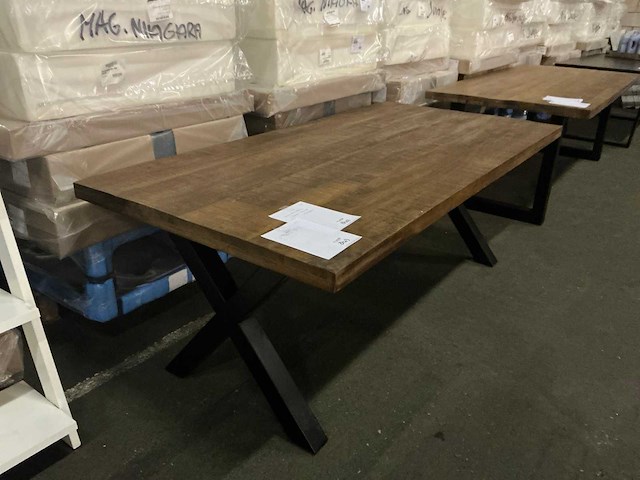Brinker nevis eetkamertafel 200cm - afbeelding 1 van  5
