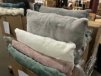 Brinker rabbit fur sierkussen (40x) - afbeelding 2 van  4