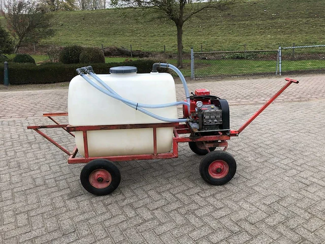 Brinkman 400 ltr spuitwagen - afbeelding 1 van  5