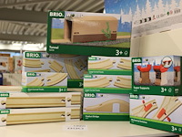 Brio uitbreidingsets w.o. tunnel, brug en switches, 10 dozen. - afbeelding 1 van  3