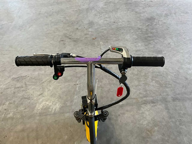 Briski elektrische step/driewieler - afbeelding 5 van  7