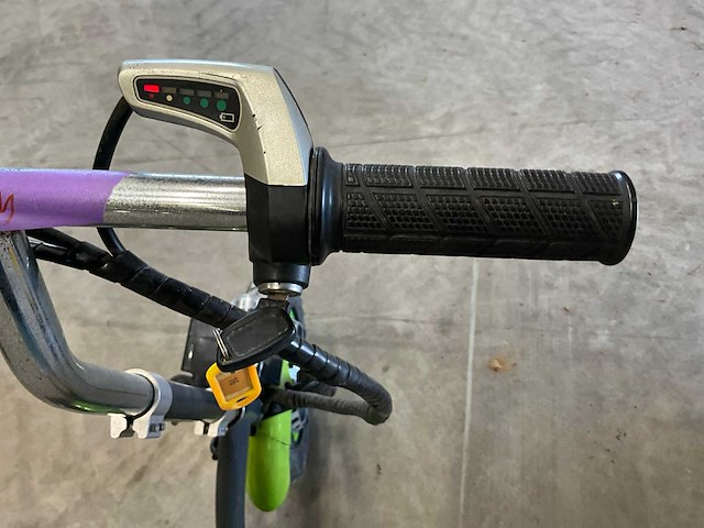 Briski elektrische step/driewieler - afbeelding 5 van  6