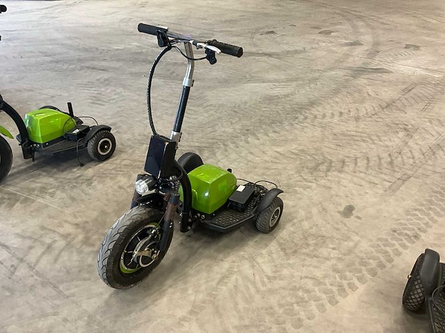 Briski elektrische step/driewieler - afbeelding 1 van  7