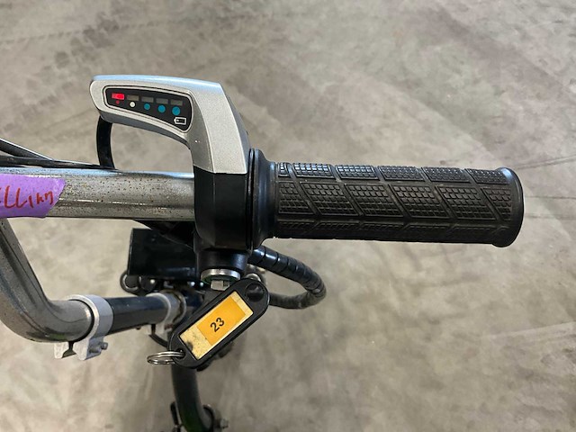 Briski elektrische step/driewieler - afbeelding 6 van  7