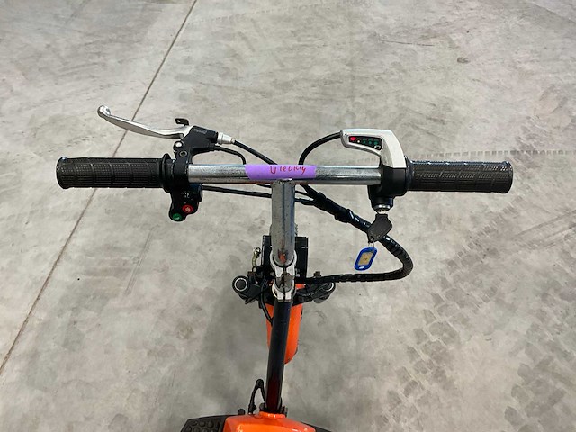 Briski elektrische step/driewieler - afbeelding 6 van  8