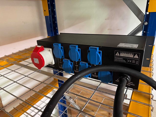 Briteq - pd32a - 32a power distributor - afbeelding 4 van  4