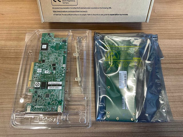 Broadcom megaraid sas storage controller - afbeelding 2 van  4