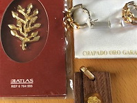 Broche + - afbeelding 2 van  2