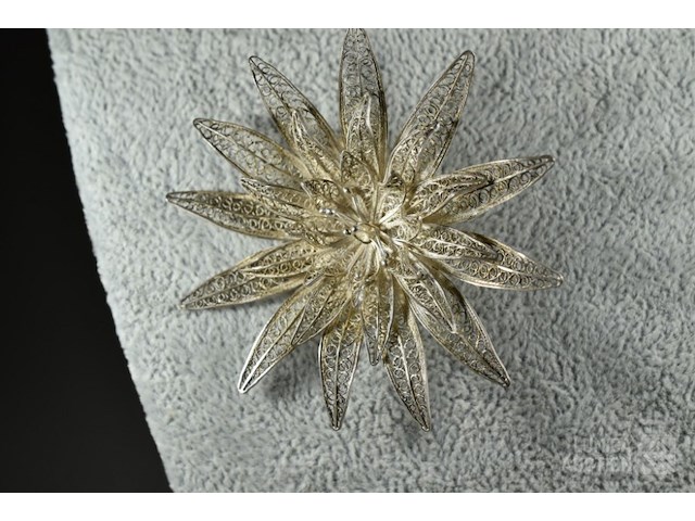 Broches - afbeelding 3 van  5