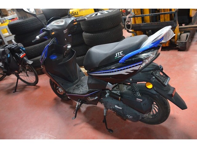 Bromfiets klasse a "jtc" new spider 25km , type jj50qt-3, variant 00, versie 03, ch.nr. llptcba02m1080076, bouwjaar 17-05-2022 met sleutel en boorddocumenten - afbeelding 11 van  20