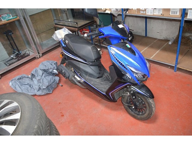 Bromfiets klasse a "jtc" new spider 25km , type jj50qt-3, variant 00, versie 03, ch.nr. llptcba02m1080076, bouwjaar 17-05-2022 met sleutel en boorddocumenten - afbeelding 1 van  20