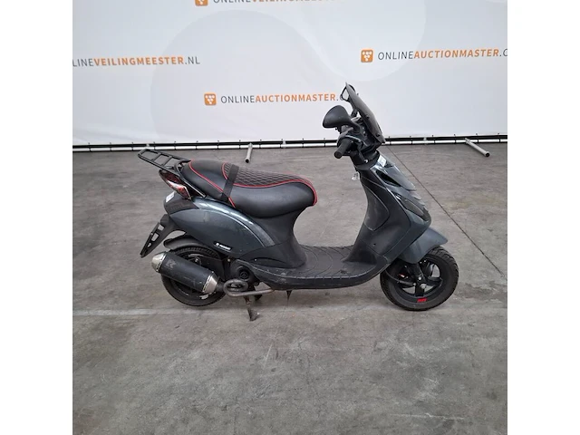 Bromfiets, piaggio, zip, 2019 - afbeelding 1 van  21